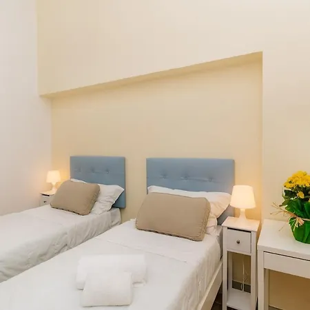 Realty Holidays - Eliana Holidays Apartmán *
