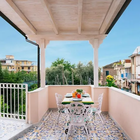 Realty Holidays - Eliana Holidays Apartmán